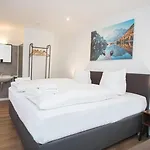 Welcome In - Groepsaccommodatie Met Terras En Berging Holiday home